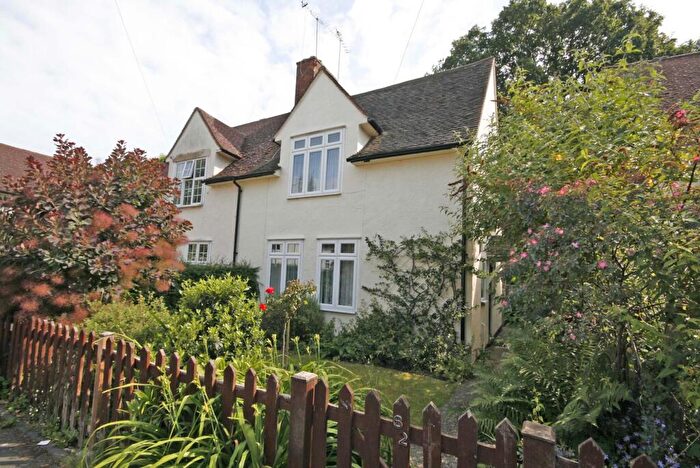 3 Bedroom Semi Detached House For Sale In Birchwood Road, West Byfleet, Surrey, KT14