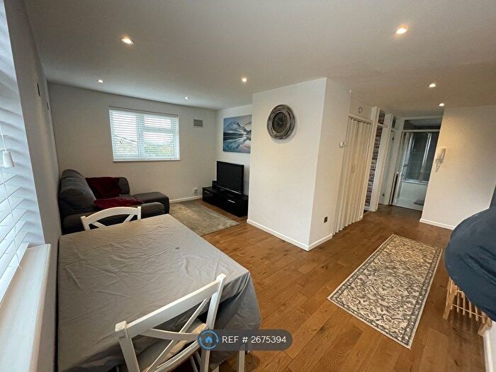 1 Bedroom Flat To Rent In Lonsdale Road, Stevenage, SG1