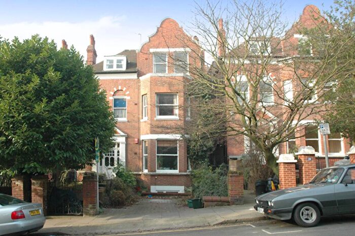 2 Bedroom Flat For Sale In Langland Gardens, Hampstead, London, NW3