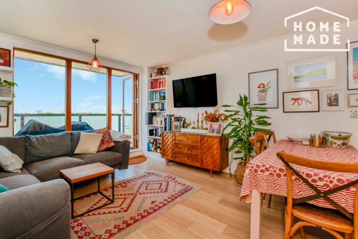 2 Bedroom Flat To Rent In Robsart Street, London, SW9