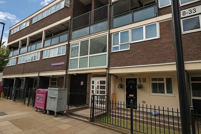 2 Bedroom Flat For Sale In Chudleigh Street, London, E1