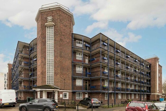 3 Bedroom Flat To Rent In Randisbourne Gardens, Bromley Road, London, SE6