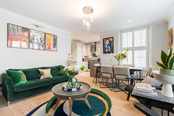2 Bedroom Flat For Sale In Church Road, Richmond, Surrey, TW9
