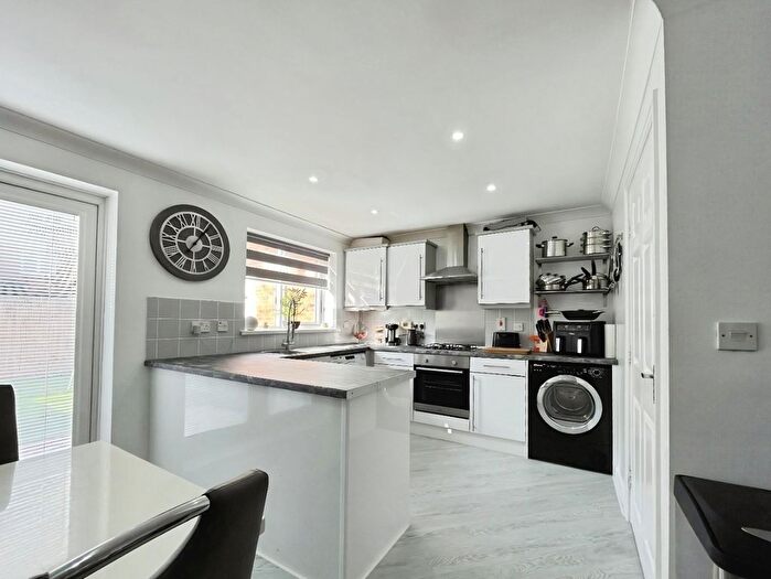 6 Bedroom Semi-Detached House For Sale In Mackley Close, South Shields, NE34