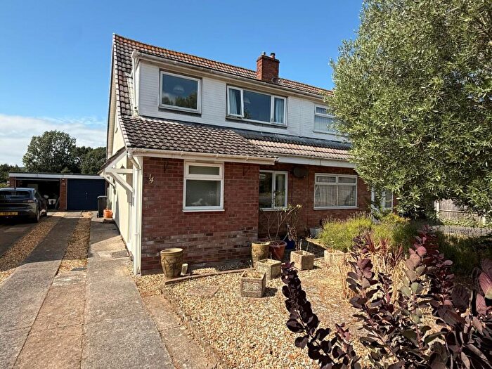 3 Bedroom Semi-Detached House For Sale In Causeway View, Nailsea, North Somerset, BS48