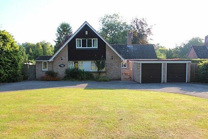 4 Bedroom Bungalow To Rent In Dorridge Road, Dorridge, Solihull, West Midlands, B93