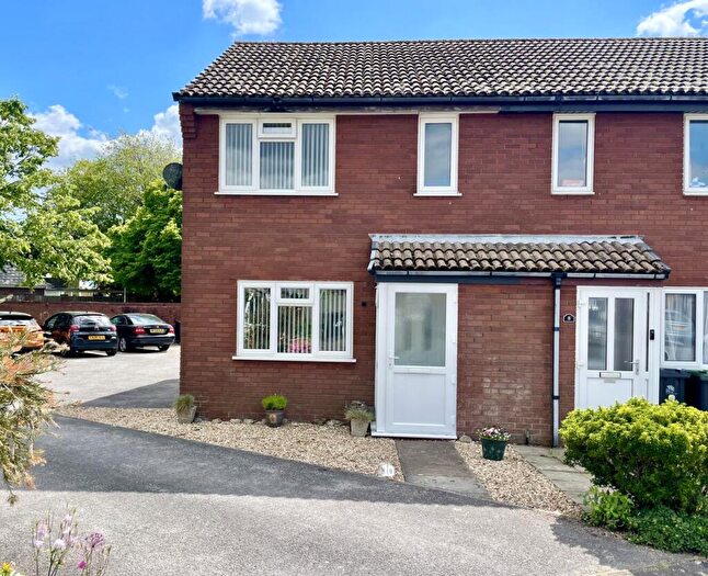 3 Bedroom End Of Terrace House For Sale In Comet Way, Christchurch, BH23