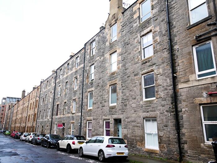3 Bedroom Flat To Rent In Upper Grove Place, West End, Edinburgh, EH3