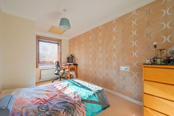 2 Bedroom Flat For Sale In Brabazon Street, Poplar, London, E14