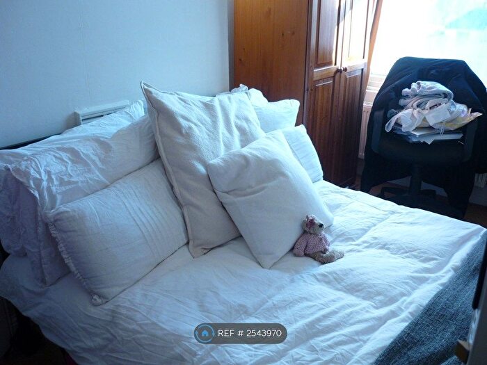 1 Bedroom Terraced House To Rent In Riley Road, Brightonbrighton, BN2