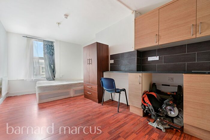 Studio To Rent In Camberwell Church Street, London, SE5