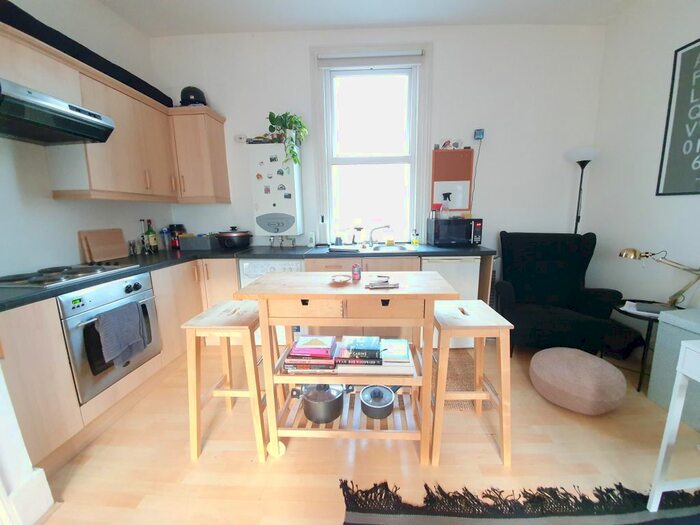 Studio To Rent In Drayton Park, Highbury, N5