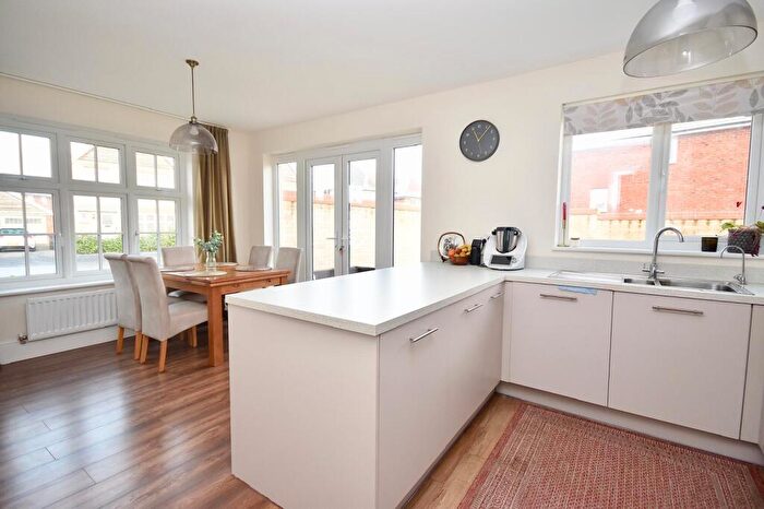 3 Bedroom Detached House For Sale In Kemsley Drive, Leighton Buzzard, LU7