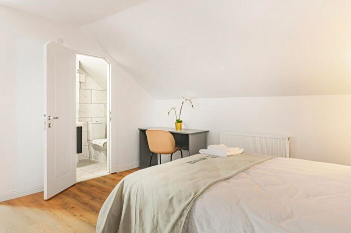 Studio To Rent In Radcliffe Road, West Bridgford, NG2