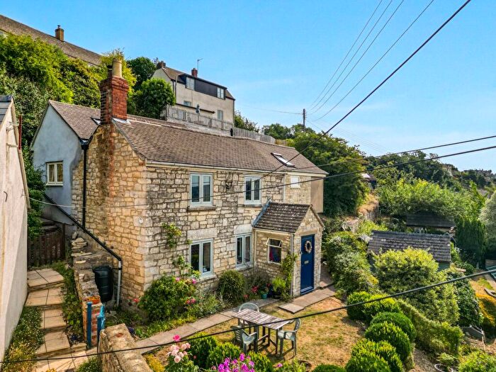 3 Bedroom Detached House For Sale In The Close, Ruscombe, GL6