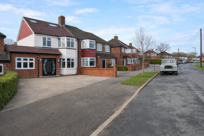 5 Bedroom Semi Detached House To Rent In The Greenway, Epsom, KT18