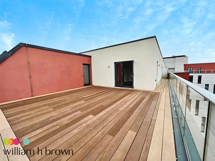 2 Bedroom Apartment To Rent In Victoria Avenue, Southend-On-Sea, SS2