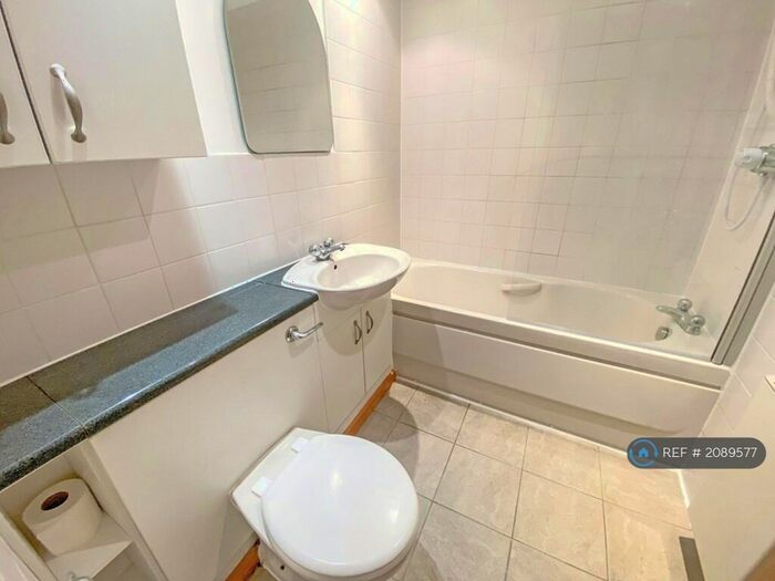 1 Bedroom Flat To Rent In Seymour Grove, Manchester, M16