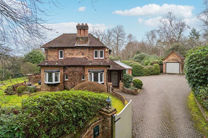 4 Bedroom Detached House For Sale In Cherry Tree Lane, Fulmer, Buckinghamshire, SL3