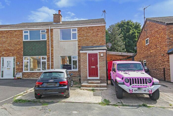 3 Bedroom Semi-Detached House For Sale In Barton Grove, Kedington, Haverhill, CB9