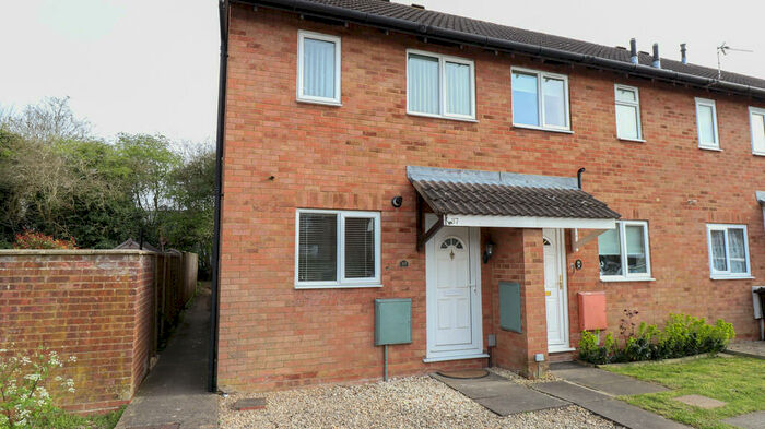 2 Bedroom End Of Terrace House To Rent In Constable Road, SN2