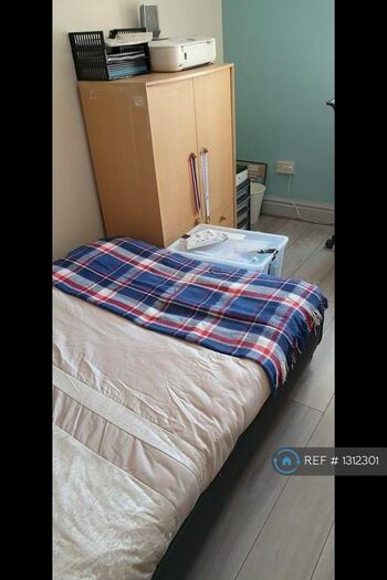 6 Bedroom Terraced House To Rent In John Street, Treforest, CF37