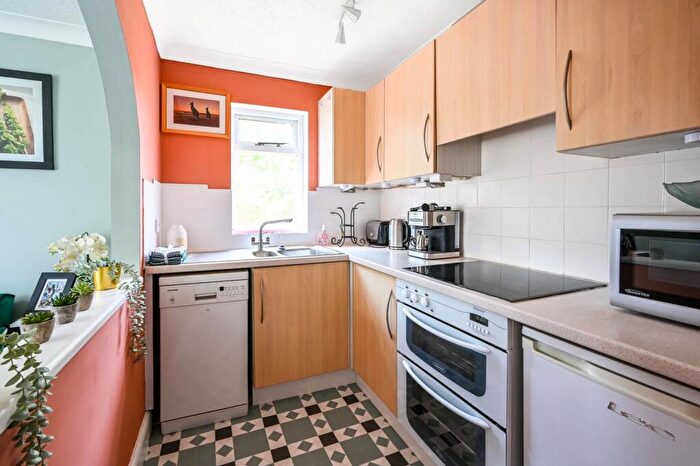 2 Bedroom Maisonette To Rent In Ladygrove Drive, Burpham, Guildford, GU4