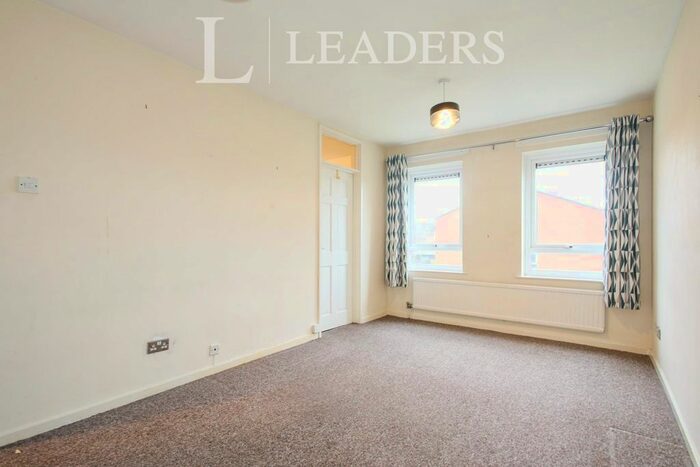 2 Bedroom Flat To Rent In Drayton Crescent, Crewe, CW1