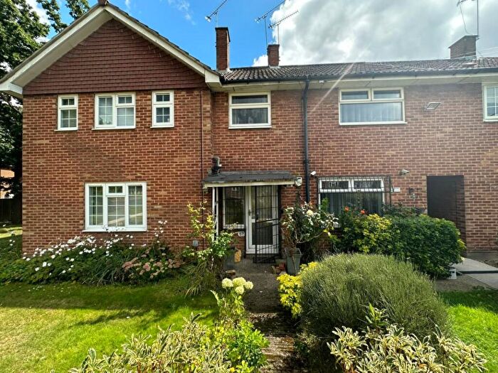 3 Bedroom Terraced House To Rent In Pondfield Lane, Brentwood, CM13