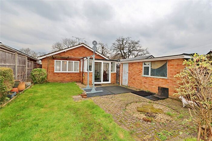 2 Bedroom Bungalow To Rent In Kingfield Close, Woking, Surrey, GU22