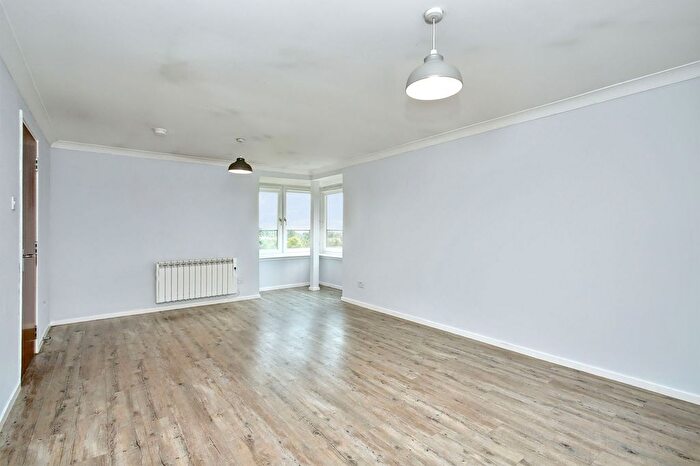 2 Bedroom Flat For Sale In Flat Glen Lednock Drive, Craigmarloch View, Cumbernauld, G68