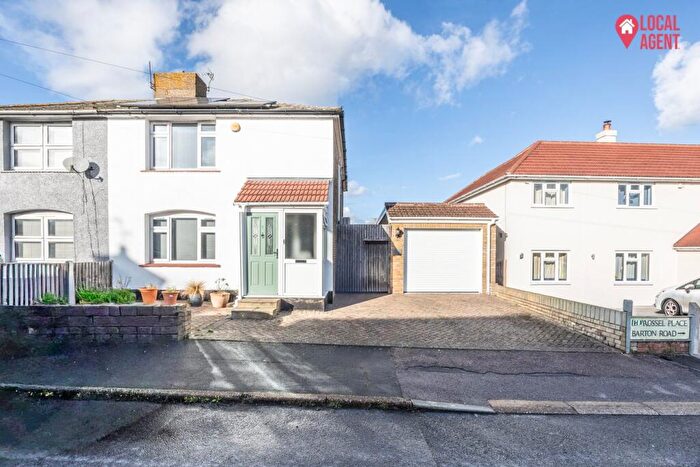 3 Bedroom Semi Detached House For Sale In Russell Place, Sutton At Hone, Dartford, DA4