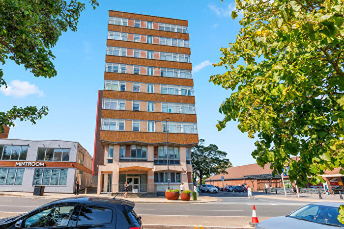1 Bedroom Flat For Sale In Church Street, Dunstable, LU5
