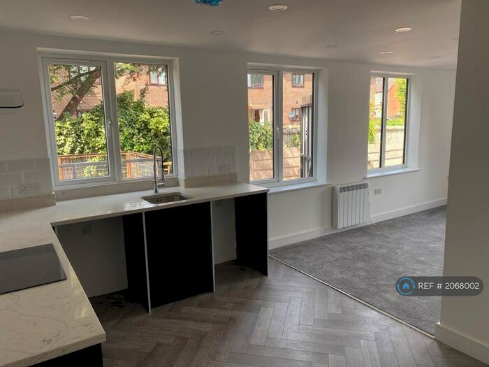 1 Bedroom Flat To Rent In South View Avenue, Caversham, Reading, RG4