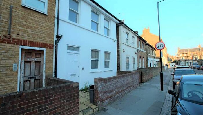 2 Bedroom Apartment To Rent In Mozart Street, London W10