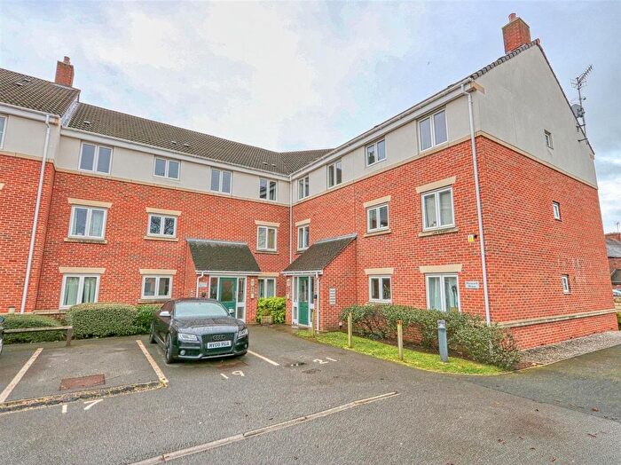 2 Bedroom Flat To Rent In Archdale Close, Chesterfield, S40