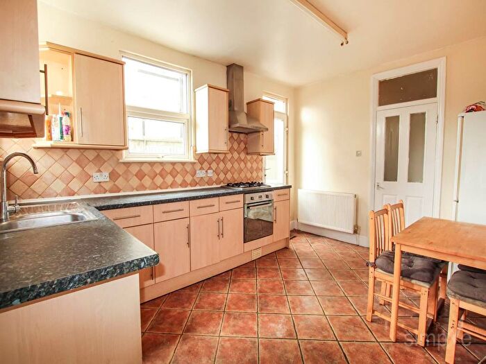 4 Bedroom Property To Rent In Bellclose Road, West Drayton, Middlesex, UB7