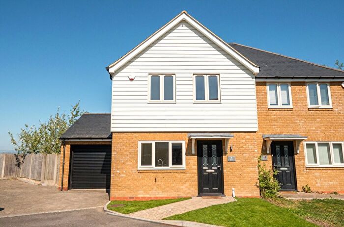 3 Bedroom Semi-Detached House For Sale In Orchard Court, Lynsted, Sittingbourne, Kent, ME9