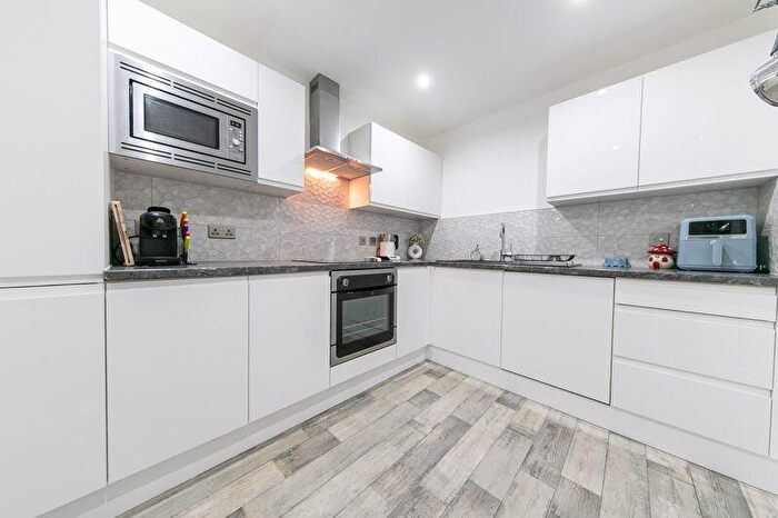 2 Bedroom Flat For Sale In No., Queensway, Poulton-le-Fylde, Lancs, FY6