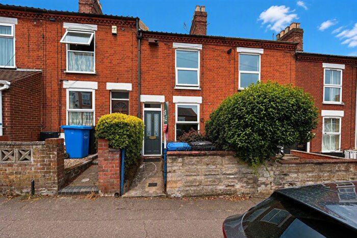 3 Bedroom Terraced House For Sale In Churchill Road, Norwich, NR3