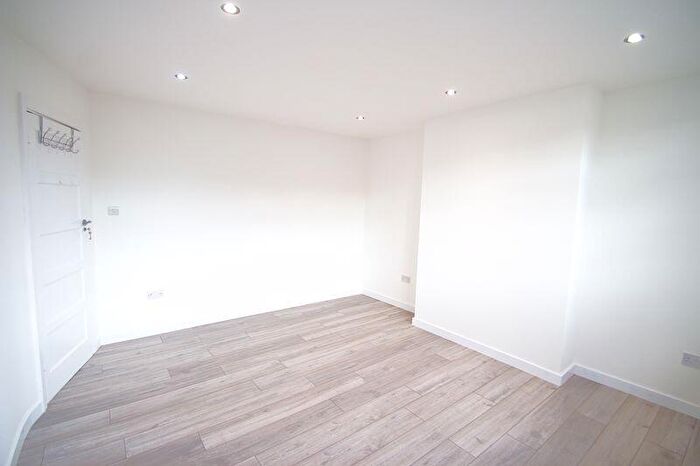 1 Bedroom Flat To Rent In Imperial Close, Harrow, HA2