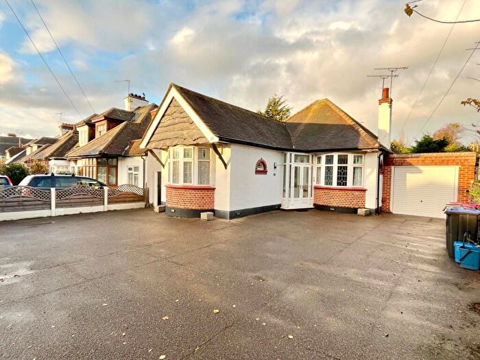3 Bedroom Bungalow To Rent In Acacia Drive, Southend-on-Sea, Essex, SS1