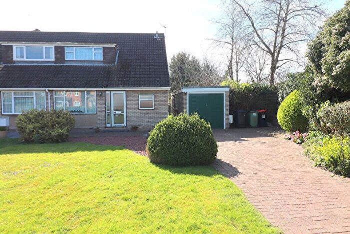 3 Bedroom Semi Detached House For Sale In Dunstall Road, Barton Le Clay, Bedfordshire, MK45