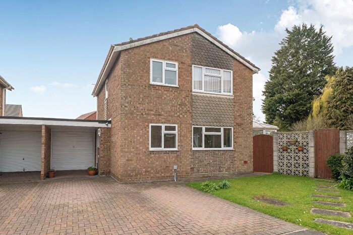 3 Bedroom Link Detached House For Sale In Bowling Green Road, Bedford, MK43