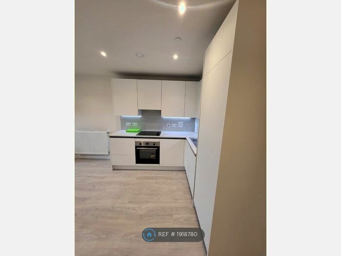 1 Bedroom Flat To Rent In Eastman Village, Harrow, HA1