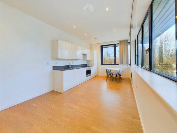 1 Bedroom Flat To Rent In Turin Court, London, TW8