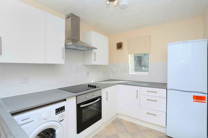2 Bedroom Flat To Rent In Harrier Way, Beckton, E6