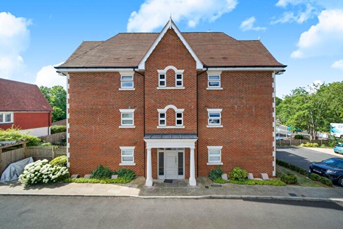 2 Bedroom Flat For Sale In London Road, Guildford, Surrey, GU1