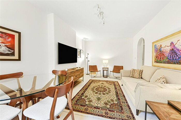 2 Bedroom Apartment To Rent In Grove End Road, London, NW8