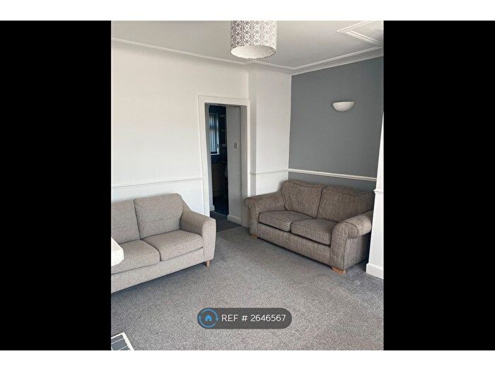 3 Bedroom Semi-detached House To Rent In Brian Place, Leeds, LS15